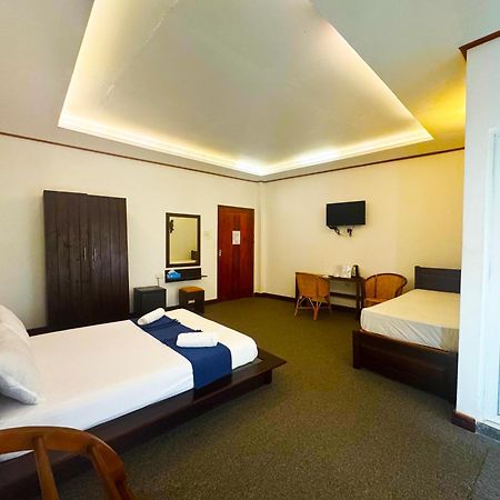 Nico Lagoon Hotel Negombo Buitenkant foto