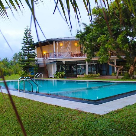 Nico Lagoon Hotel Negombo Buitenkant foto
