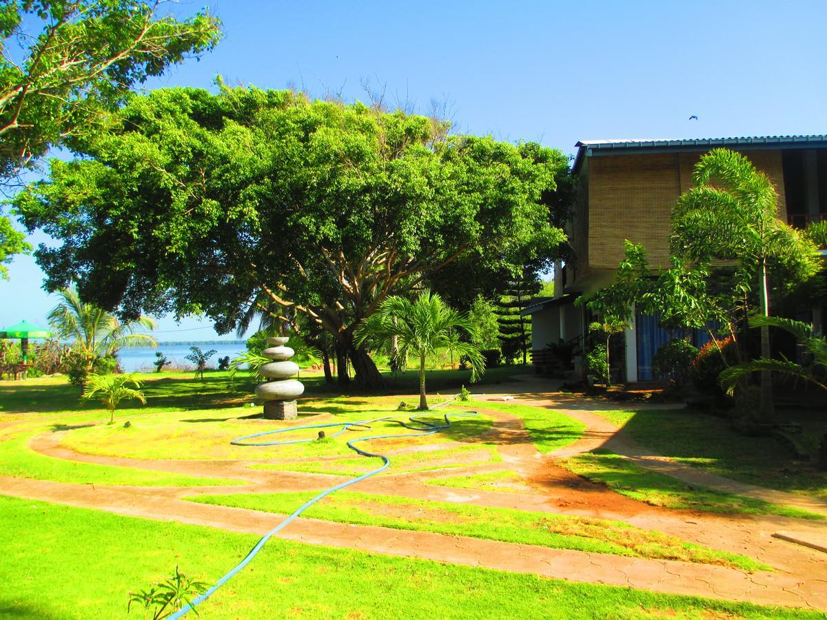 Nico Lagoon Hotel Negombo Buitenkant foto