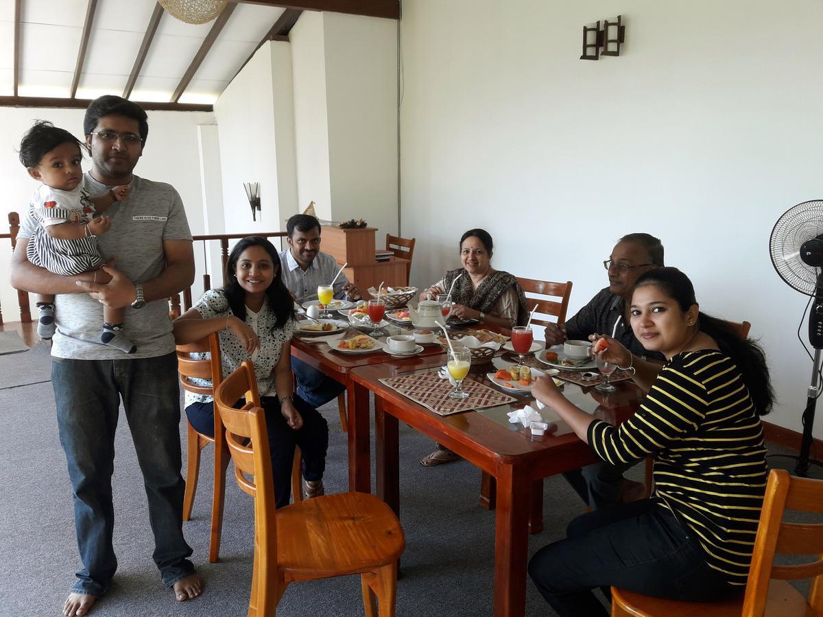 Nico Lagoon Hotel Negombo Buitenkant foto