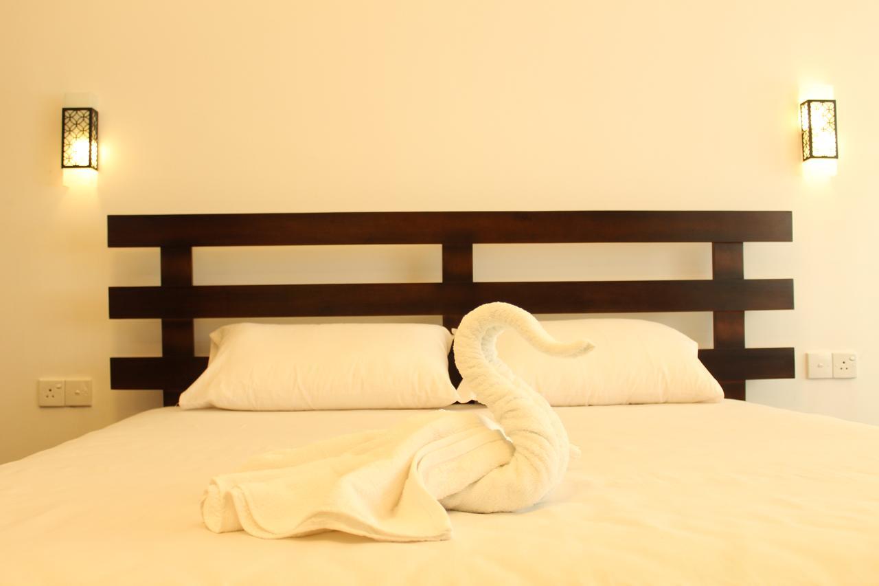 Nico Lagoon Hotel Negombo Buitenkant foto
