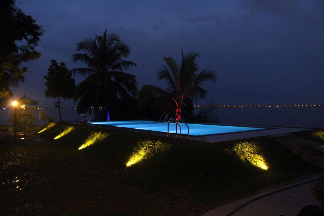 Nico Lagoon Hotel Negombo Buitenkant foto