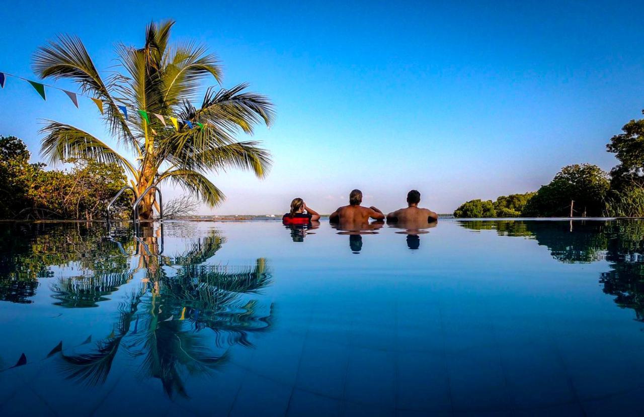 Nico Lagoon Hotel Negombo Buitenkant foto