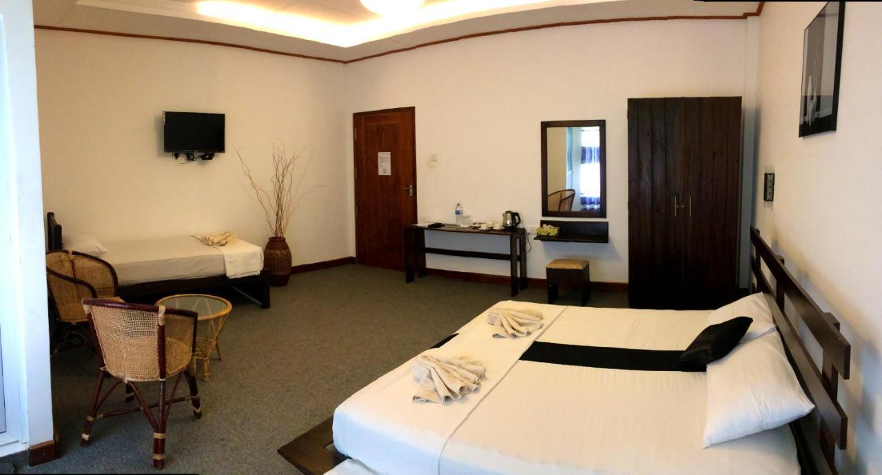 Nico Lagoon Hotel Negombo Buitenkant foto